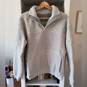 Outdoor Voices Megafleece snap up in dove/moonbeam, size XS
